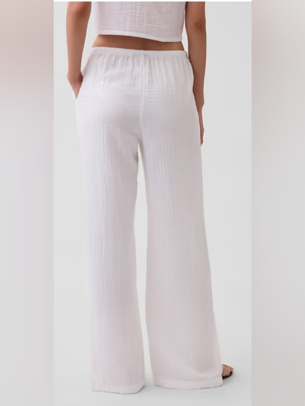 NWT..Discreet White Juniors Smocked Wide-Leg Cotton Gauze Pants size large